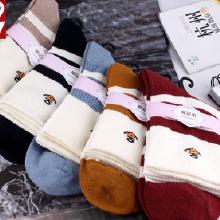 精品袜批发全攻略 价格、渠道与优质厂家解析